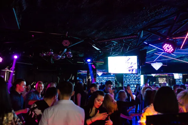 Нічний клуб і караоке "Люкс" (LUX Night & Karaoke Club) — фото 4