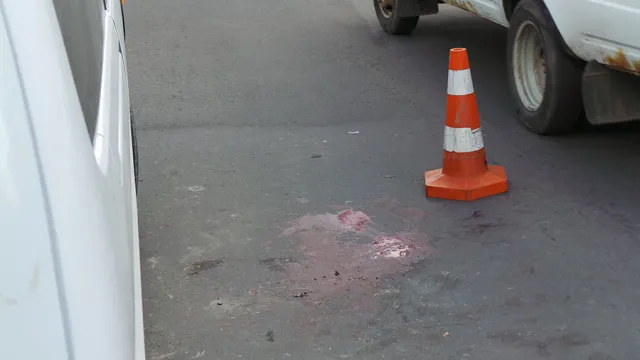 Неподалік Хмельницької міської першої аптеки автомобіль збив жінку (Фото) — фото 2