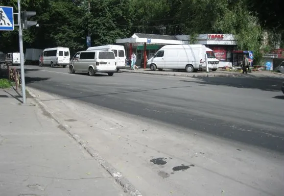 Аварія на вулиці Тернопільській, поблизу зупинки «Радіозавод» — фото 2