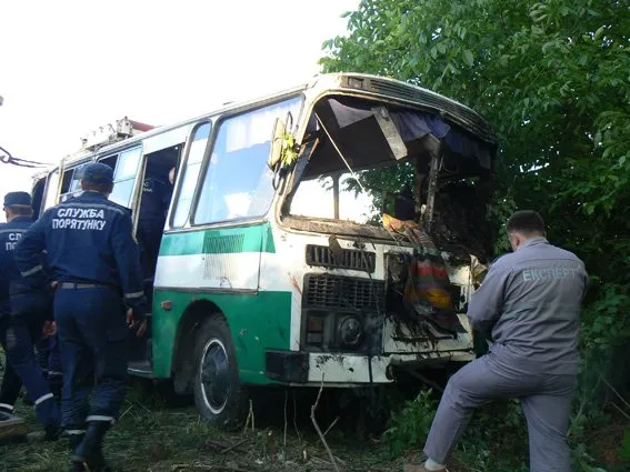 Автобус з’їхав у струмок – 30 постраждалих та 1 загиблий (Фоторепортаж) + (Відео) — фото 5