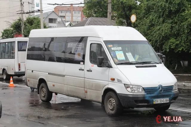 Внаслідок ДТП, до лікарні госпіталізували вагітну жінку та дитину (Фото) — фото 3