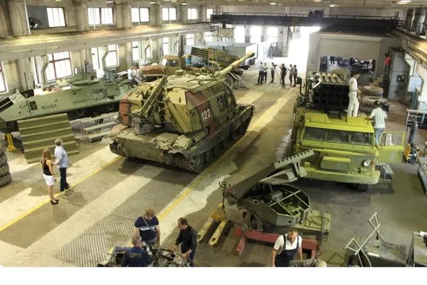 З Хмельницького в зону АТО виїхала найпотужніша в Україні установка - «Смерч» (Фото) — фото 2