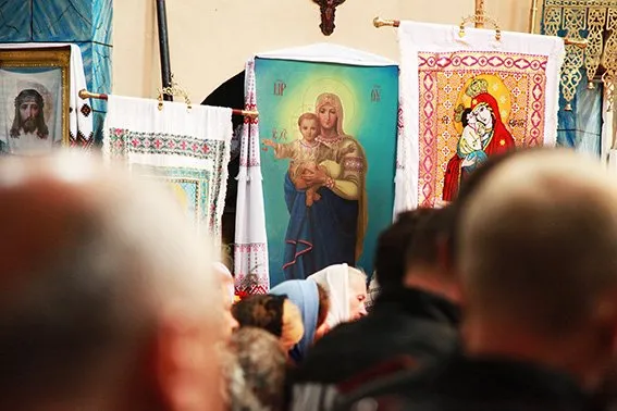 Бійці «Богдану» перед виїздом на АТО приклонилися перед іконою (Фоторепортаж) + (Відео) — фото 1