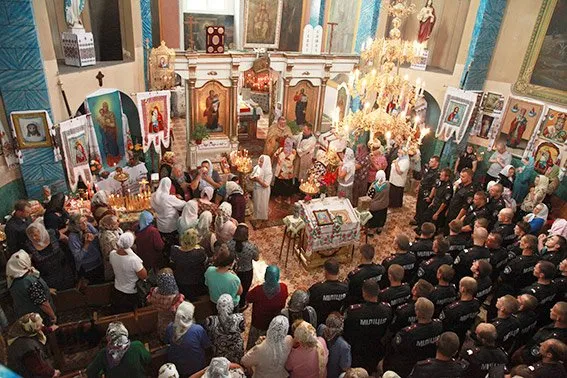 Бійці «Богдану» перед виїздом на АТО приклонилися перед іконою (Фоторепортаж) + (Відео) — фото 2