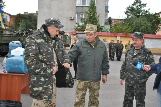 Бійці 7 батальйону територіальної оборони повністю забезпечені зимовим одягом (Фото) — фото 1