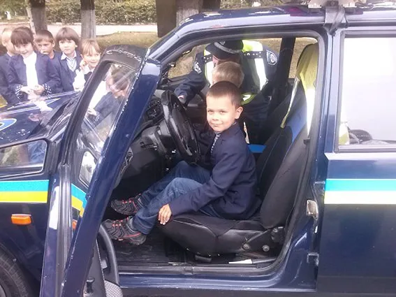 Правоохоронці провели чергову пізнавальну зустріч зі школярами (Фото) — фото 1
