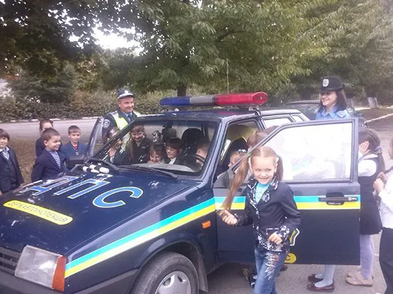 Правоохоронці провели чергову пізнавальну зустріч зі школярами (Фото) — фото 2