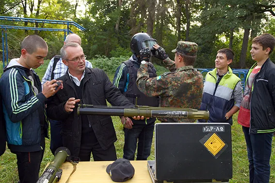 Курси військово-патріотичної підготовки для учнів старших класів (Фоторепортаж) + (Відео) — фото 2