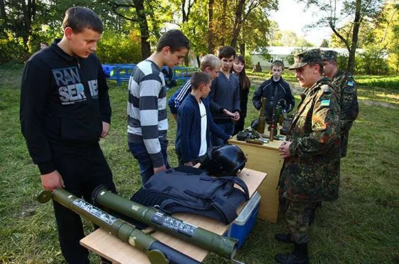 Бійці АТО проводять курси військово-патріотичної підготовки для школярів Хмельницької області (Фоторепортаж) — фото 4