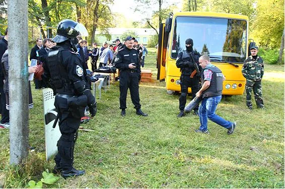 Бійці АТО проводять курси військово-патріотичної підготовки для школярів Хмельницької області (Фоторепортаж) — фото 5