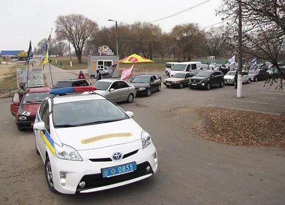 У Хмельницькому пам'ять жертв ДТП вшанували автопробігом (Фото) — фото 2