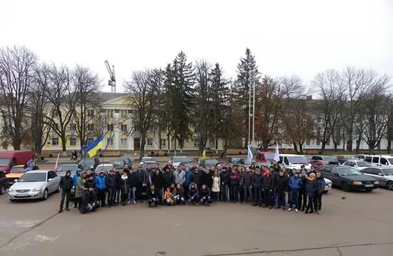 У Хмельницькому пам'ять жертв ДТП вшанували автопробігом (Фото) — фото 3