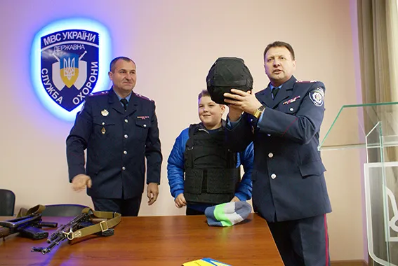 Державна служба охорони відчинила двері для хмельницьких школярів (Фото) — фото 3