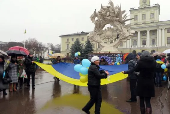 У Хмельницькому урочисто зустріли бійців Нацгвардії, які повернулись із зони АТО (Фото) + (Відео) — фото 3