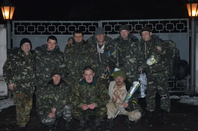 Вісімнадцять вояків, родом із Шепетівки повернулися додому у День Свободи та Гідності — фото 1