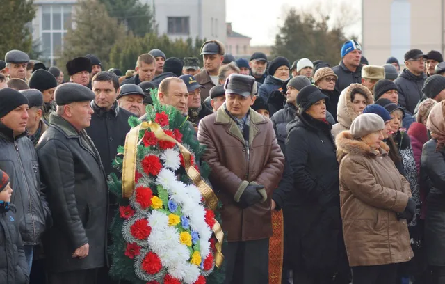 У Шепетівці попрощалися з бійцем «Айдару» Сергієм Оврашко (Фото) + (Відео) — фото 2