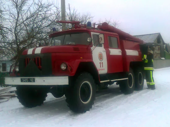 Під час ліквідації пожежі врятовано житловий будинок (Фото) — фото 1
