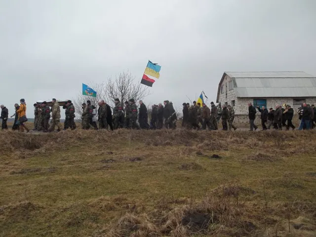 Сотні мешканців Славутчини провели в останню дорогу Володимира Марковського (Фоторепортаж) — фото 8