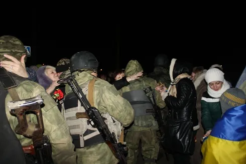 Хмельничани зустріли бійців 8 полку спеціального призначення, які повернулися зі Сходу (фото) — фото 4