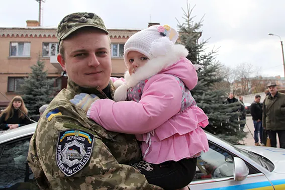Хмельницькі ДАІшники вирушили охороняти порядок на дорогах у зоні АТО (фото) — фото 3