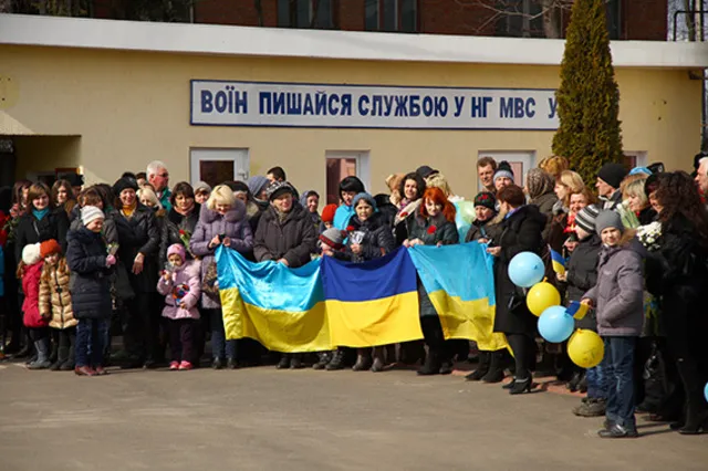 До Хмельницького із двохмісячного відрядження повернулося 60 військовослужбовців Нацгвардії (фото) — фото 8