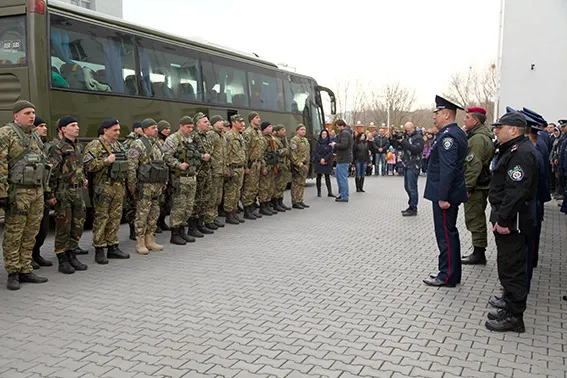 Хмельницькиі правоохоронці повернулись із зони АТО (фоторепортаж) + (відео) — фото 1