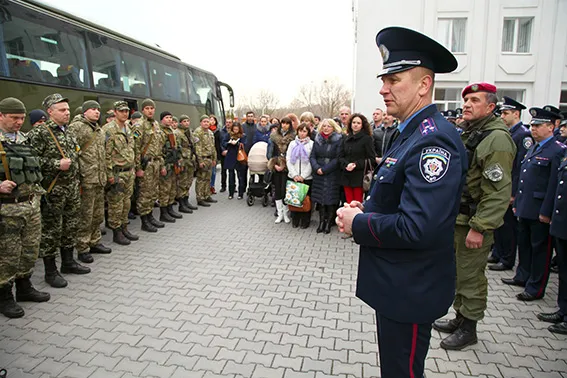 Хмельницькиі правоохоронці повернулись із зони АТО (фоторепортаж) + (відео) — фото 3