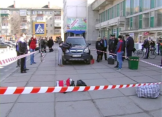В Хмельницькому затримали 22-річного військовослужбовця, який хотів продати зброю, привезену із зони АТО — фото 1