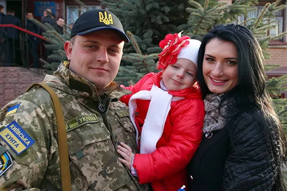 До Хмельницького з передової повернулись працівники ДАІ (фото) + (відео) — фото 3