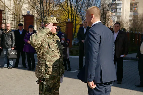 В зону АТО вирушило десять хмельницьких оперативників (фото) — фото 1