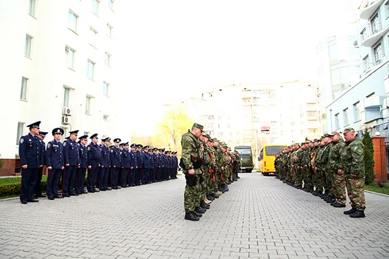 Зведений загін хмельницьких правоохоронців вирушив у зону АТО (фоторепортаж) + (відео) — фото 7