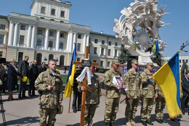 Хмельницький попрощався із спецпризначенцем Євгеном Андріюком (фоторепортаж) — фото 2