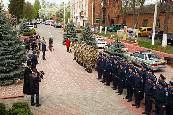 У зону АТО з Хмельницького вирушив зведений загін працівників ДАІ (фото) — фото 4