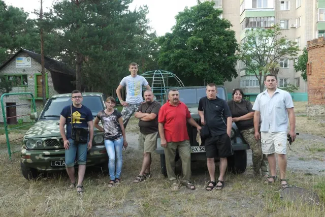 В зону АТО відправили відремонтовані автомобілі (фото) — фото 2
