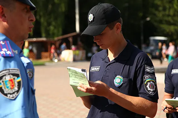 Майже місяць у Хмельницькому парку відпочинку працюють міліцейські велопатрулі (фото+відео) — фото 3