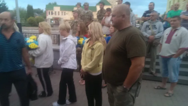 В Шепетівці зустріли звільнених з полону військових (фото) — фото 4