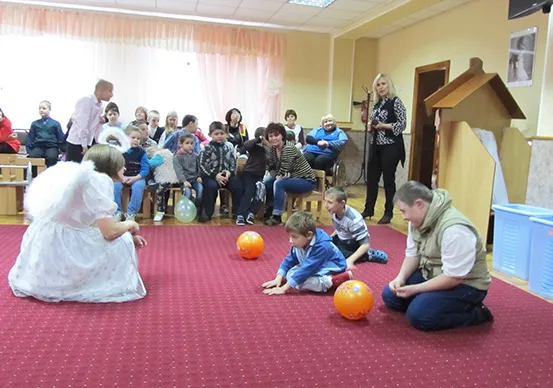 До Дня Святого Миколая поліцейські заради дітей перетворилися на казкових героїв (фото) — фото 1