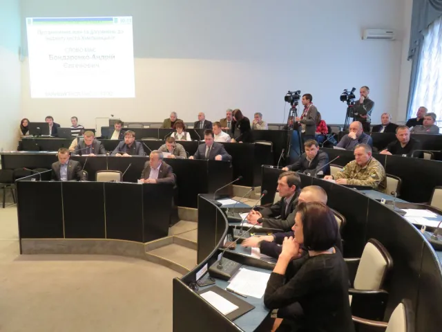 Сьогодні відбулась позачергова сесія Хмельницької міської ради, на якій було розглянуто п'ять питань (фото) — фото 1