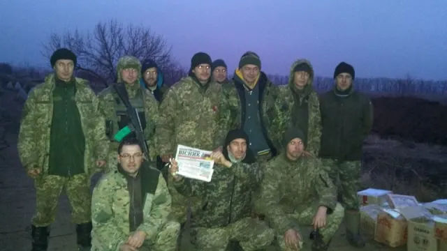 В зоне АТО шепетовские волонтеры с трудом сбежали от обстрелов (фото) — фото 3
