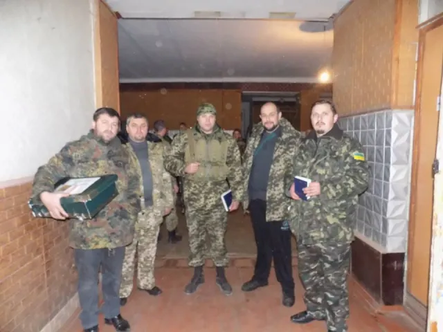 Подольские священнослужители днями вернулись с Востока Украины, где посещали наших бойцов (фото) — фото 1