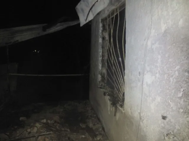 Подольские спасатели тушили пожар дома в дачном кооперативе (фото) — фото 1