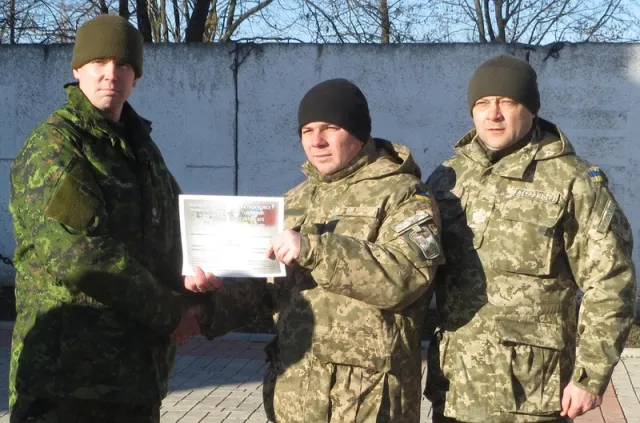 Более 40 украинских саперов прошли курс подготовки от канадских специалистов (фото) — фото 1