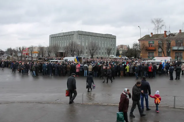 В зоні АТО загинув 27-річний боєць з Красилівського району. Вчора Героя поховали — фото 5