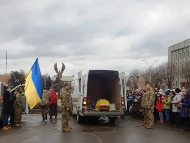 В зоні АТО загинув 27-річний боєць з Красилівського району. Вчора Героя поховали — фото 6