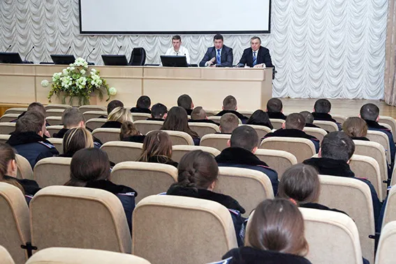 На Хмельниччині проходять практику майбутні поліцейські з різних куточків країни — фото 1