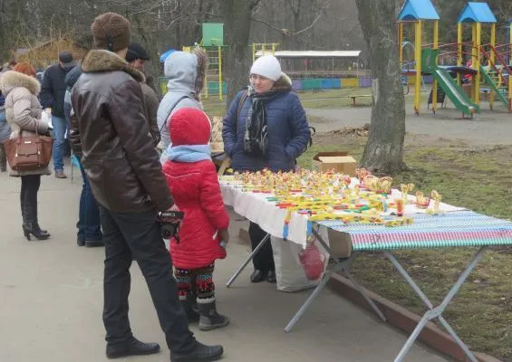 Вчора хмельничани зустрічали весну у парку імені Чекмана — фото 1