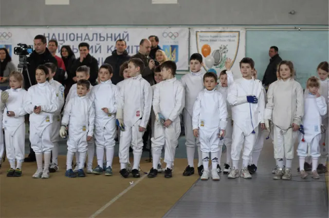 Юні хмельницькі шпажисти здобули п’ять медалей на Всеукраїнських змаганнях у Львові — фото 1