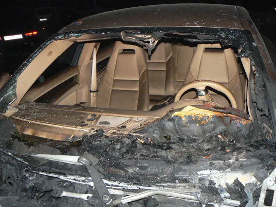 На одной из автостоянок Хмельницкого едва не сгорело шесть авто, вероятно - из-за поджога — фото 3
