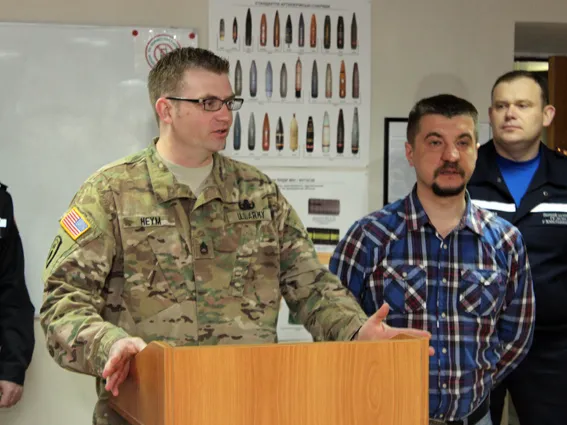 У Хмельницькому завершився курс навчання піротехніків ДСНС іноземними спеціалістами — фото 2