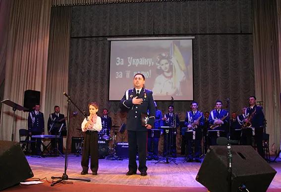 У Хмельницькому пройшов концерт в підтримку воїнів АТО — фото 3